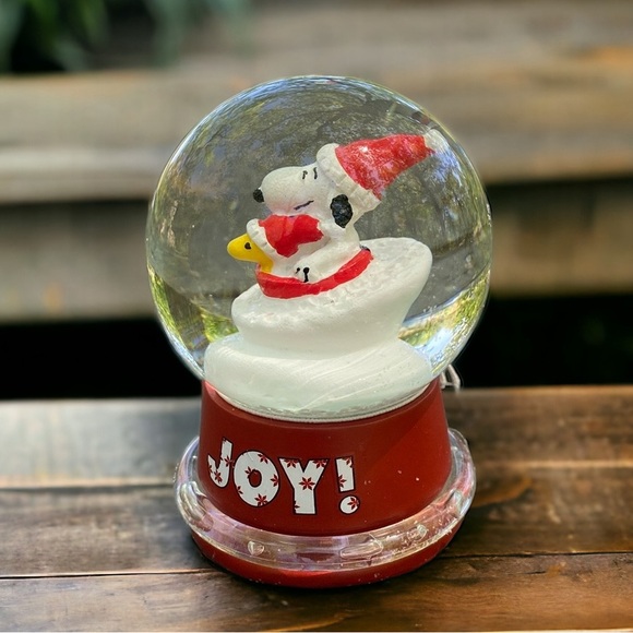 Peanuts Other - Peanuts Snoopy Woodstock mini SnowGlobe